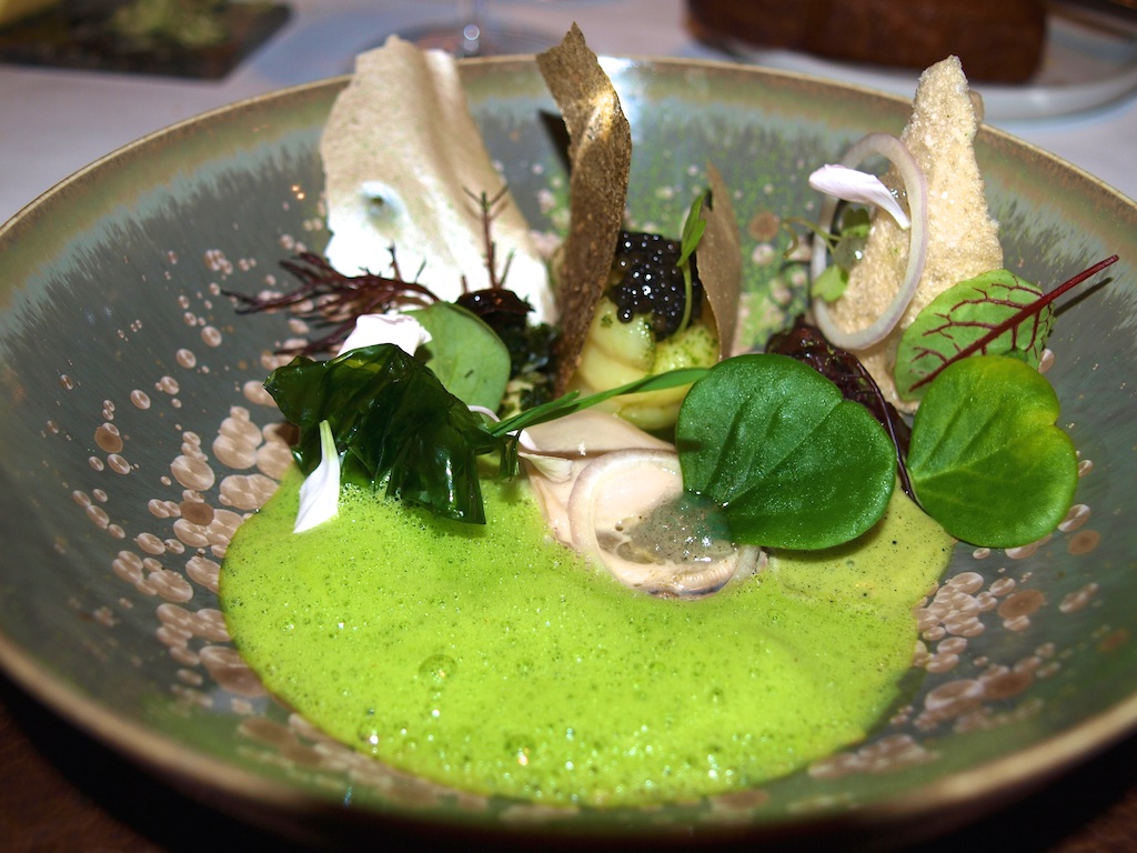 Suppen und Gourmet-Gerichte schmecken hervorragend mit Algen