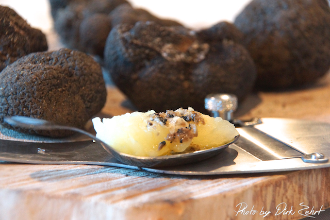 Stampfkartoffeln mit flüssiger Butter und Trüffel