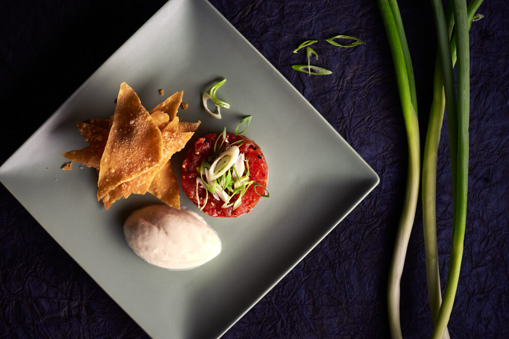 Spicy tuna tartare, chilli garlic, sesame oil, wonton crisps