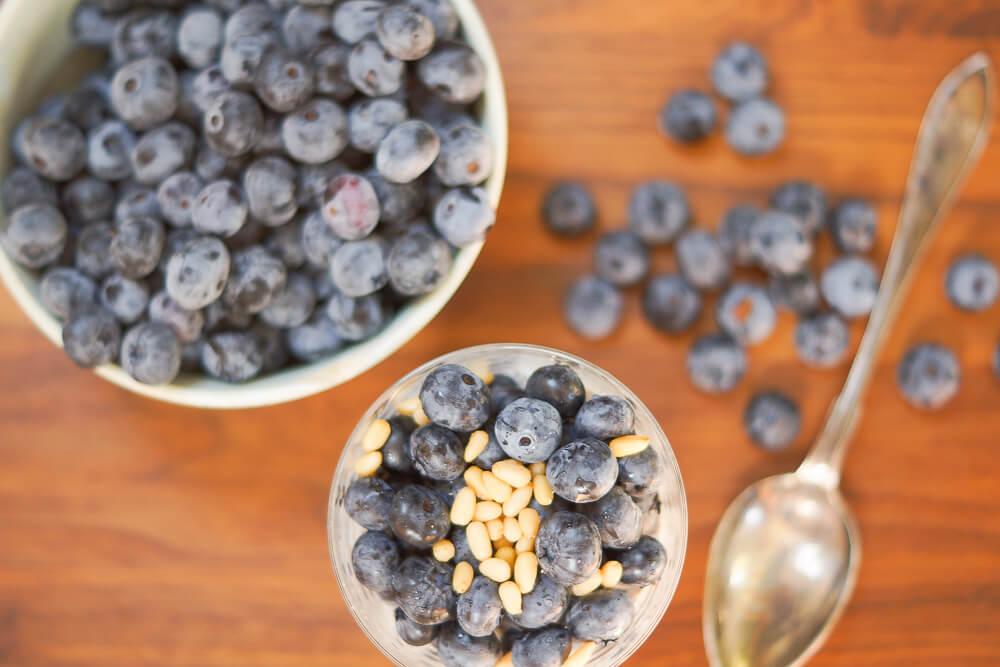 Rezept - Chia-Pudding mit Blaubeeren und Pinienkernen -5