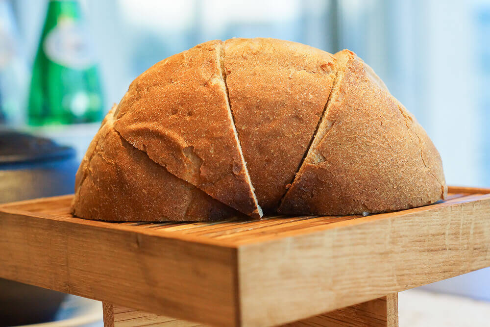 Twins Garden Restaurant Moskau - Brot gebacken in Erde