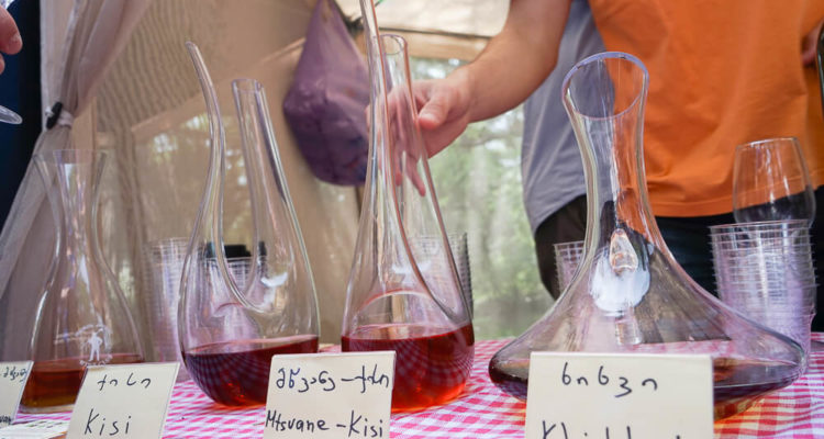 New Wine Festival in Tbilisi - Wein im Dekanter