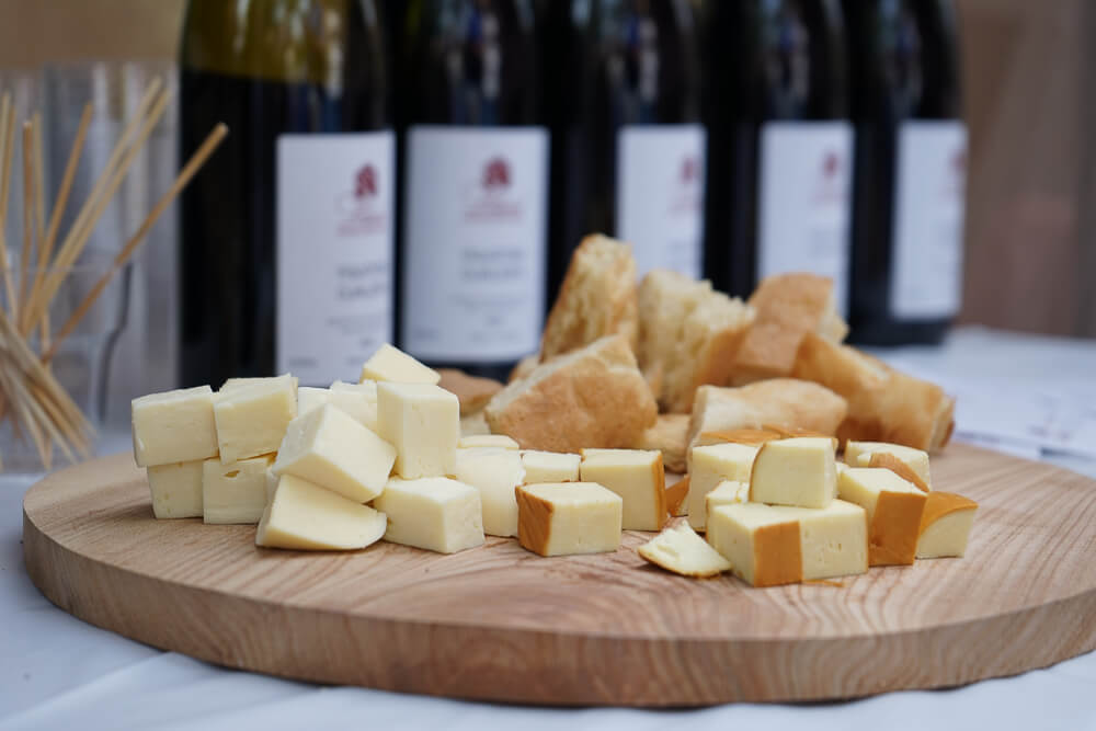 New Wine Festival in Tbilisi - Wein und Käse eine tolle Kombination