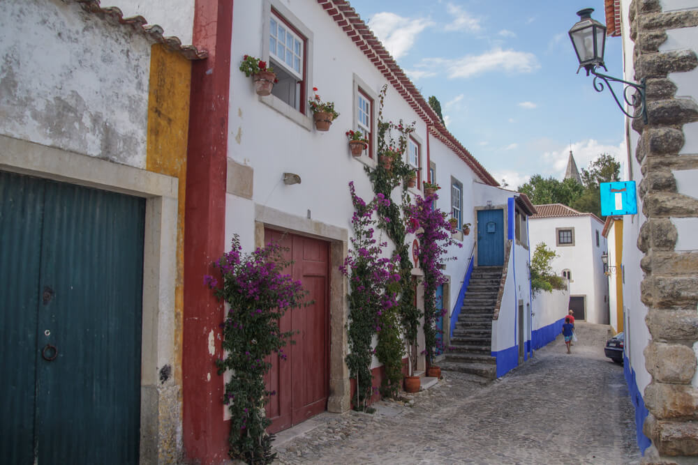 Óbidos, Portugal - leere Gassen am Morgen