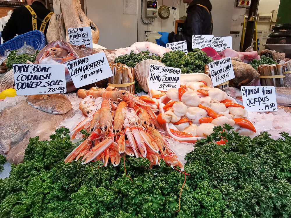 Borough Market, London - Jakobsmuscheln und Fisch